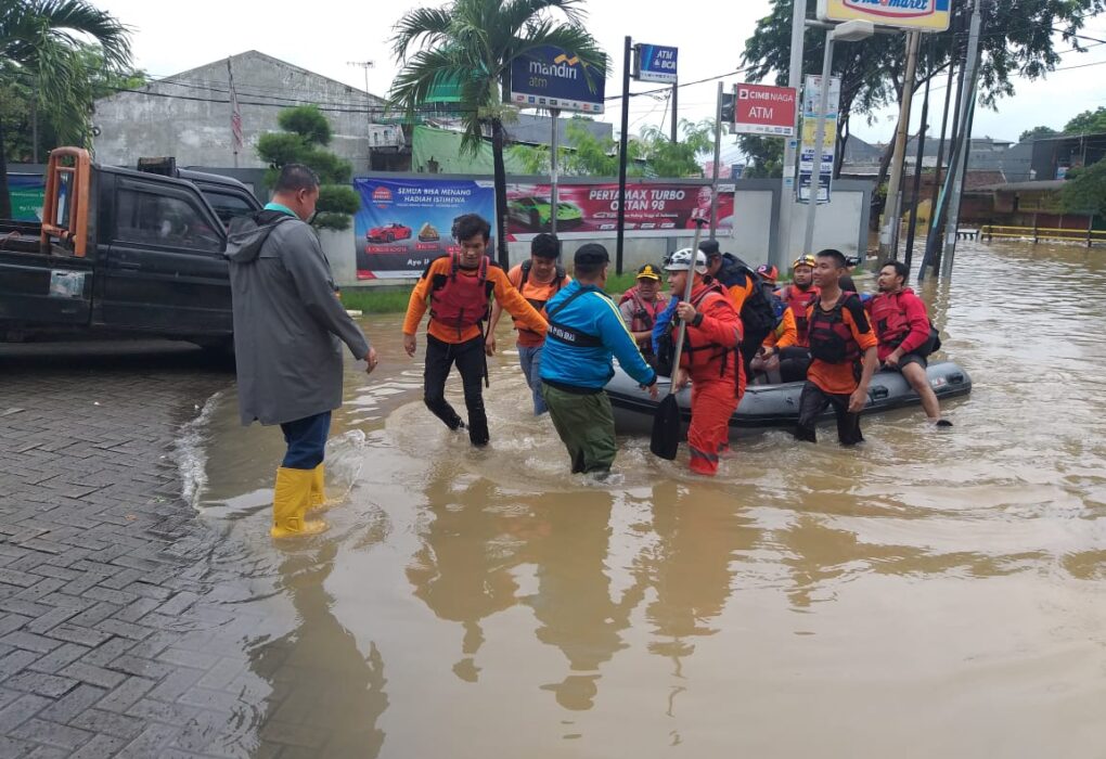 Terendam Banjir, Proses Belajar di SMPN 3 Bonang Lumpuh